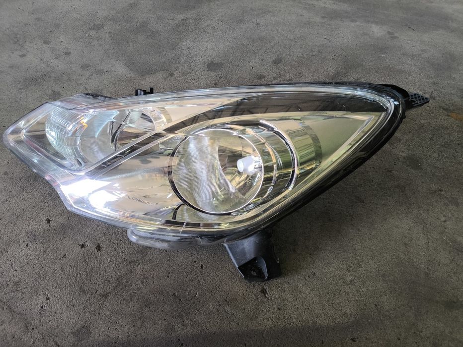 Фар за Citroen DS3,C3