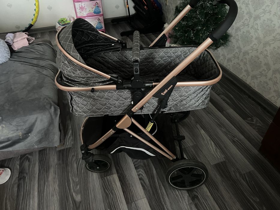 Продам коляску с отделной люлькой