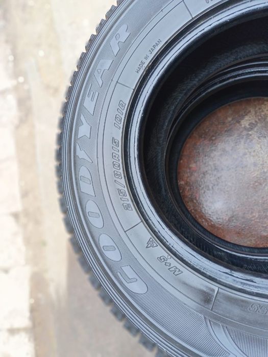 Продам автомобильные шины 215