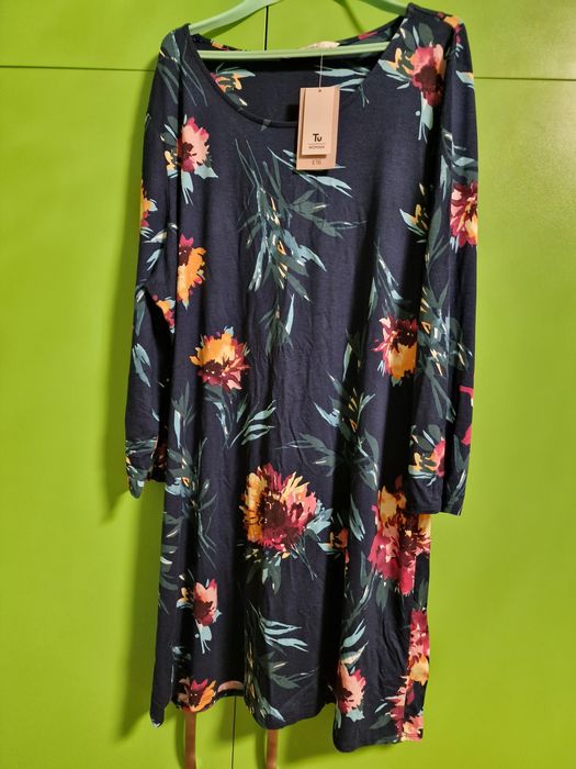 Дамска рокля нова от Англия