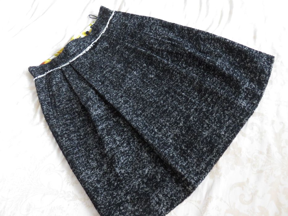 Вълнена пола Dolce&Gabbana, миди дължина, L