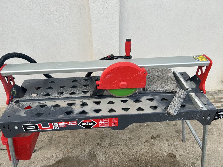 Se inchiriaza Masina taiat granit,travertin