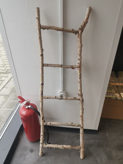 Scarita din lemn de mesteacan si ornamente decorative,