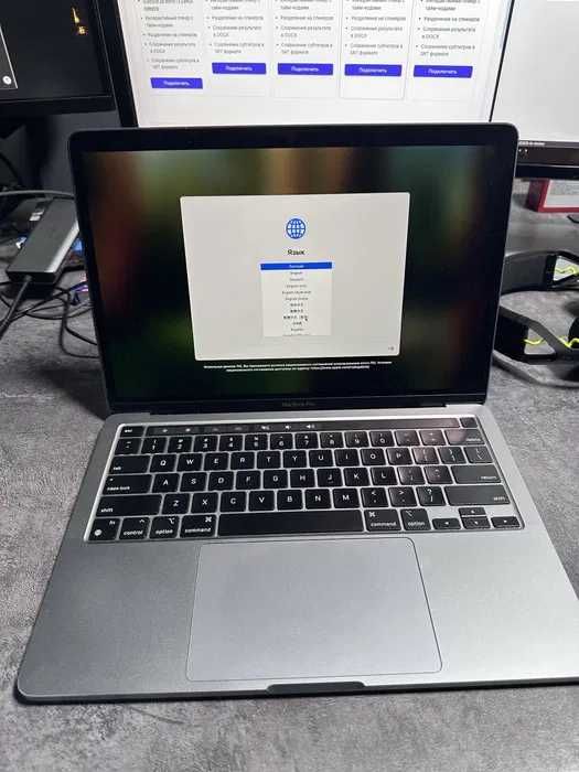 MacBook Pro 13”, m2 2022, 8 gb ОЗУ 256gb