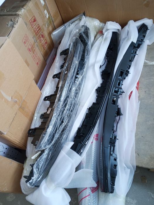 Old o'rta fara Leapmotor C16/C10