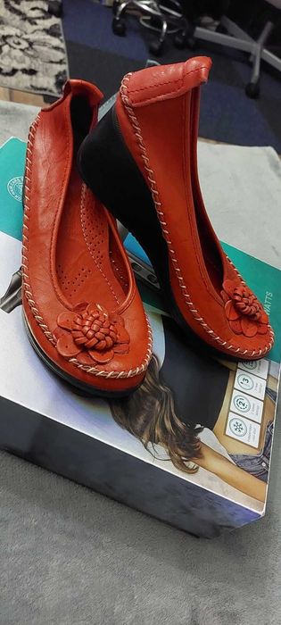 Vând pantofi piele f.usori.