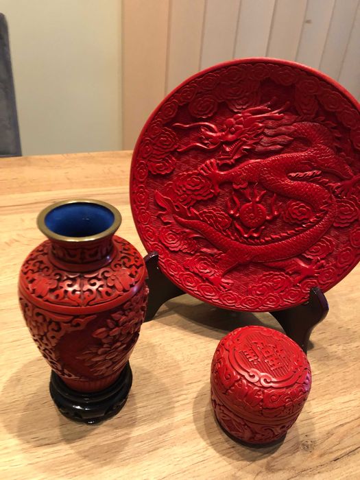 Vand set trei piese asiatice din cinnabru rosu