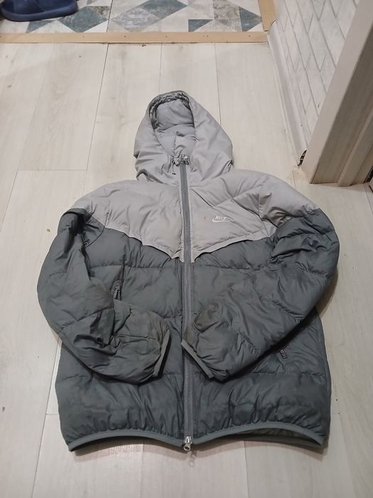 Продам куртка Nike оригинал