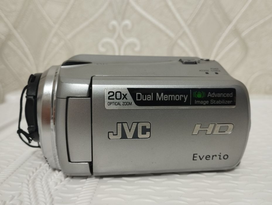Видеокамера JVS со штативом