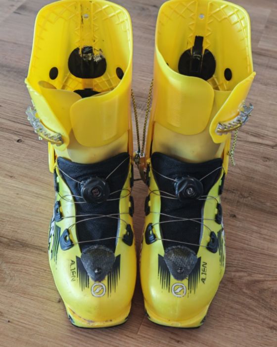 Clăpari schi de tura scarpa alien