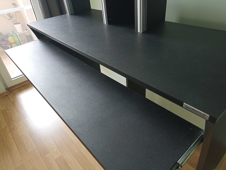 Студийно бюро Glorious Workbench Black
