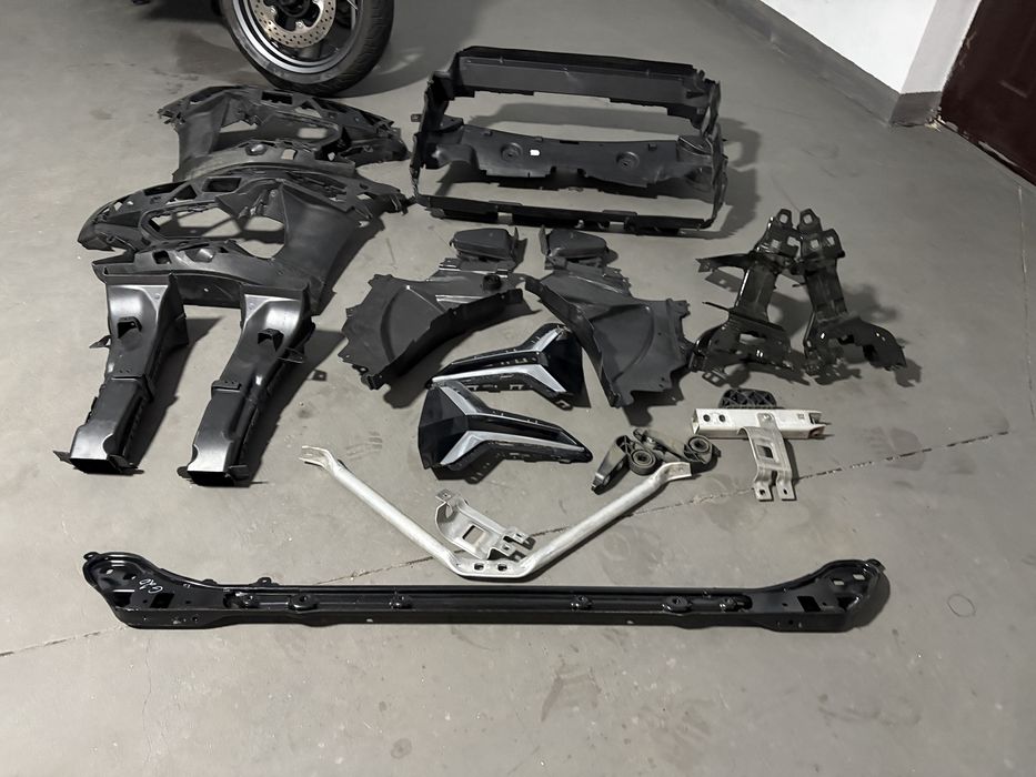 BMW G20 Volan Piese Trager Grile si interior bara fata, Incuietori capota