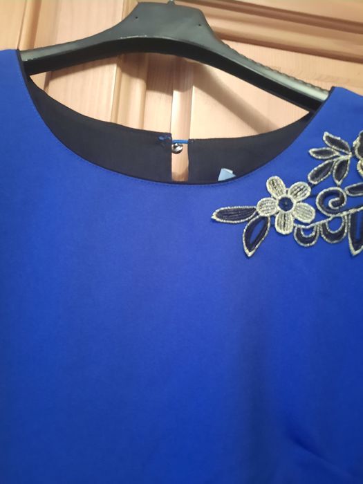 Bluza albastru-cerneala cu broderie mărimea XL