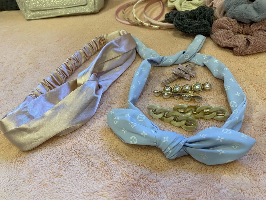 Аксесоари за Коса (Chanel, LV, Gucci и др) + Мини преса и Чантичка