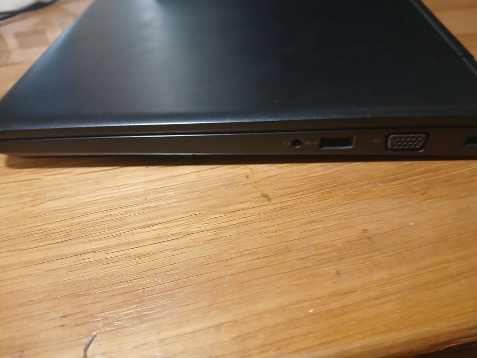 Vand laptop dell cu procesor i5 gen 8