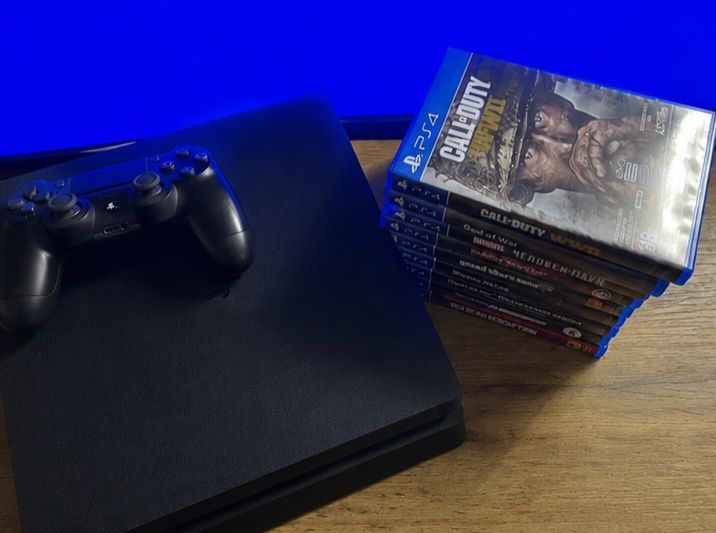 PS4 Slim 1TB 9 игр 1 джойстик