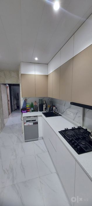 Продаётся  3х ком квартира  77 серия кирпич 2 этаж!