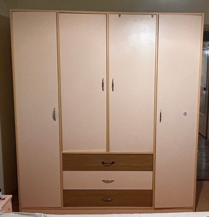 Гардероб - 4 крила + чекмеджета