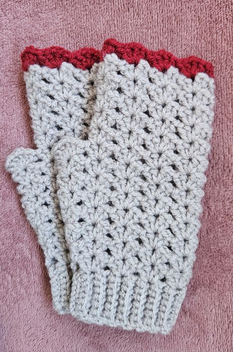 Ръкавици, плетени на една кука