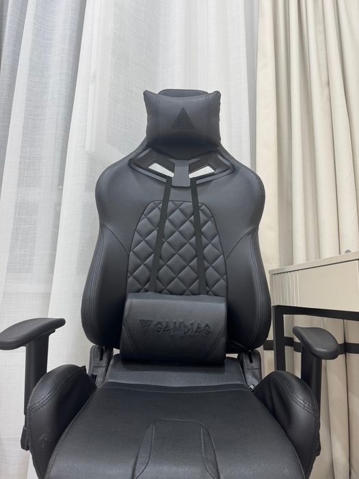 Продам кресло геймерское Gamdias