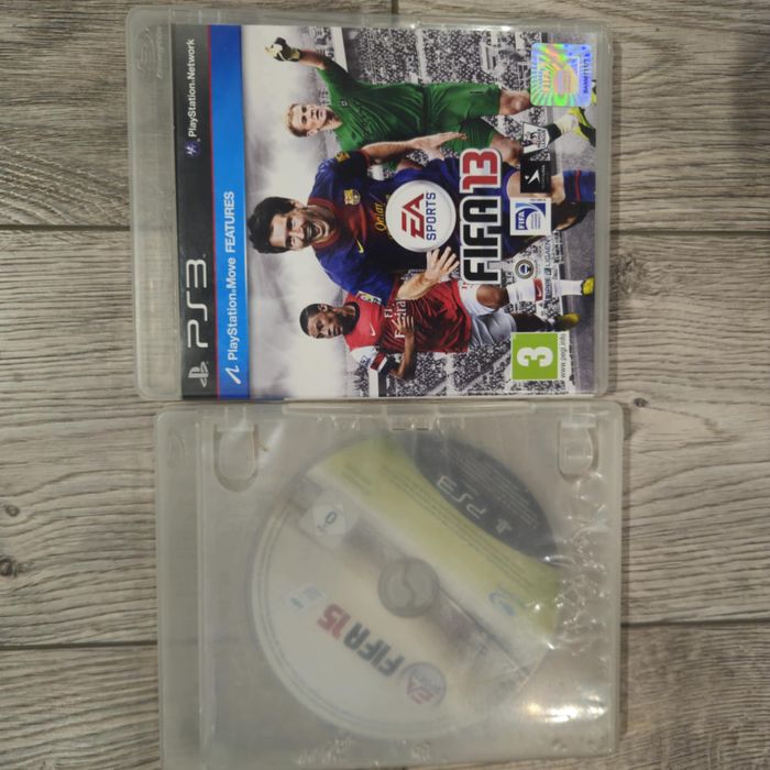 PlayStation 3 Super Slim с 2 джойстика и FIFA 13 & 15