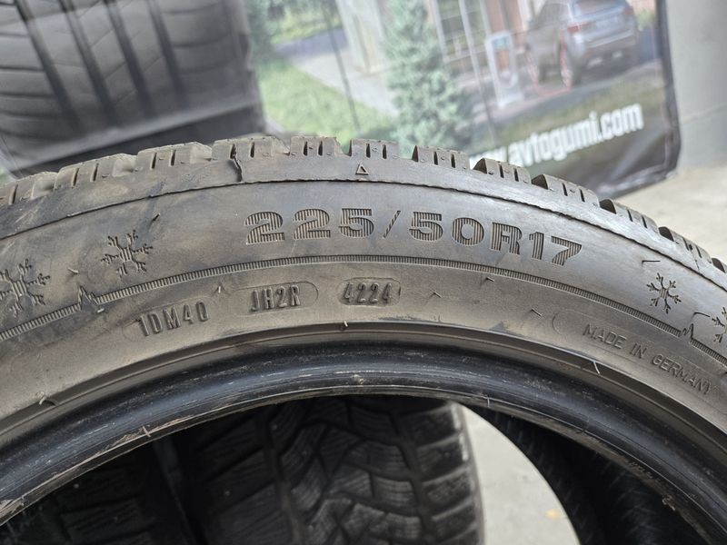 225/50/17 DUNLOP 4бр