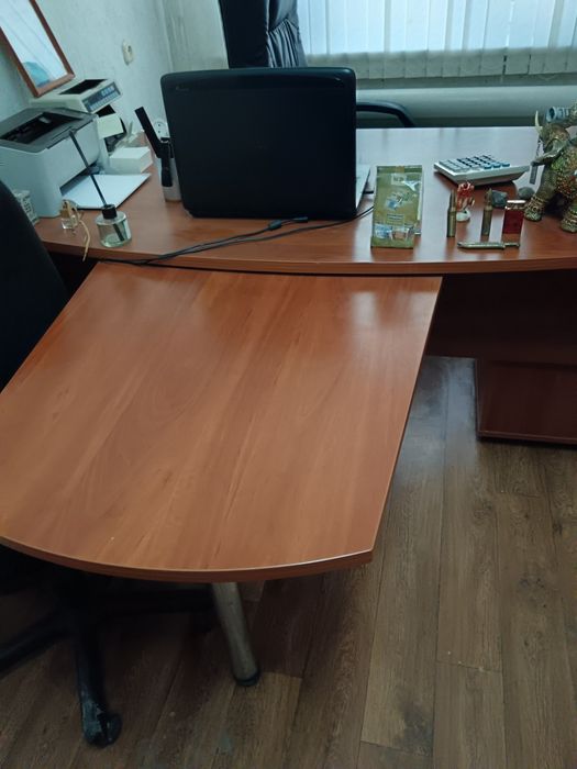 Продам офисный стол,