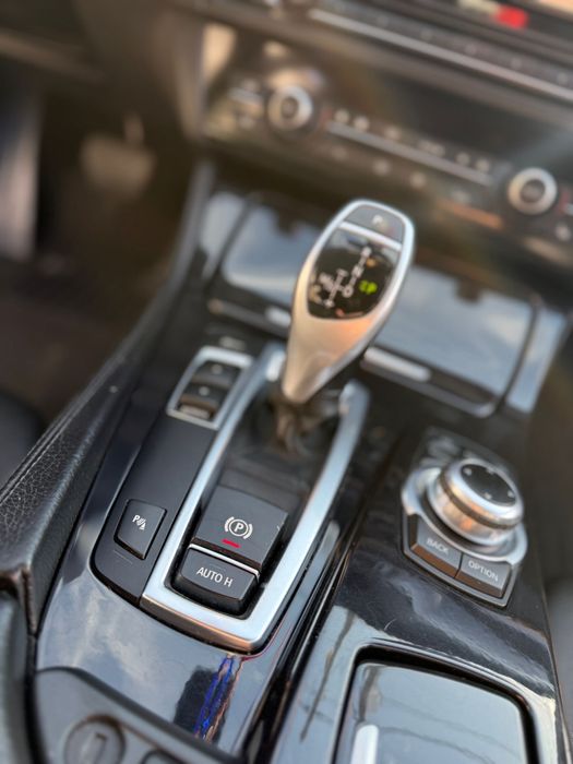BMW 5 Series 2011 — imagine 5