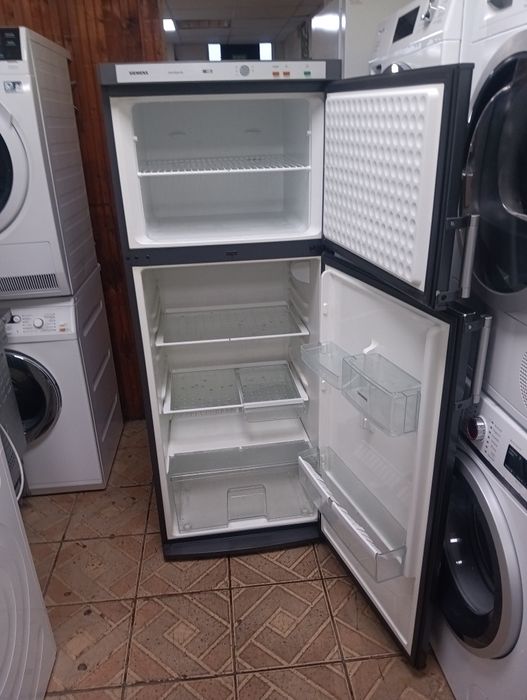 Сив хладилник с горна камера Сименс  Siemens с  2 години гаранция!