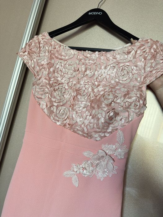 Розова пролетно-лятна елегантна рокля