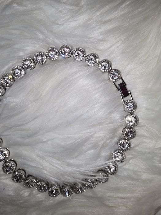 Rochie roz cadou colier tennis