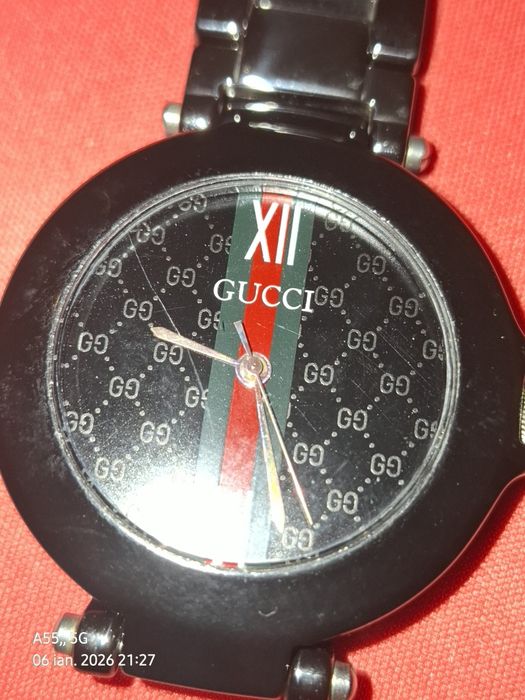 Vând ceas original Gucii