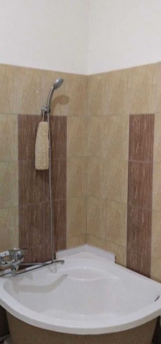 Продается 3-к. квартира , 123 м  , в центре города Карши .