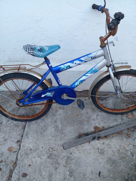 Детские кроватка, стульчик, велосипед