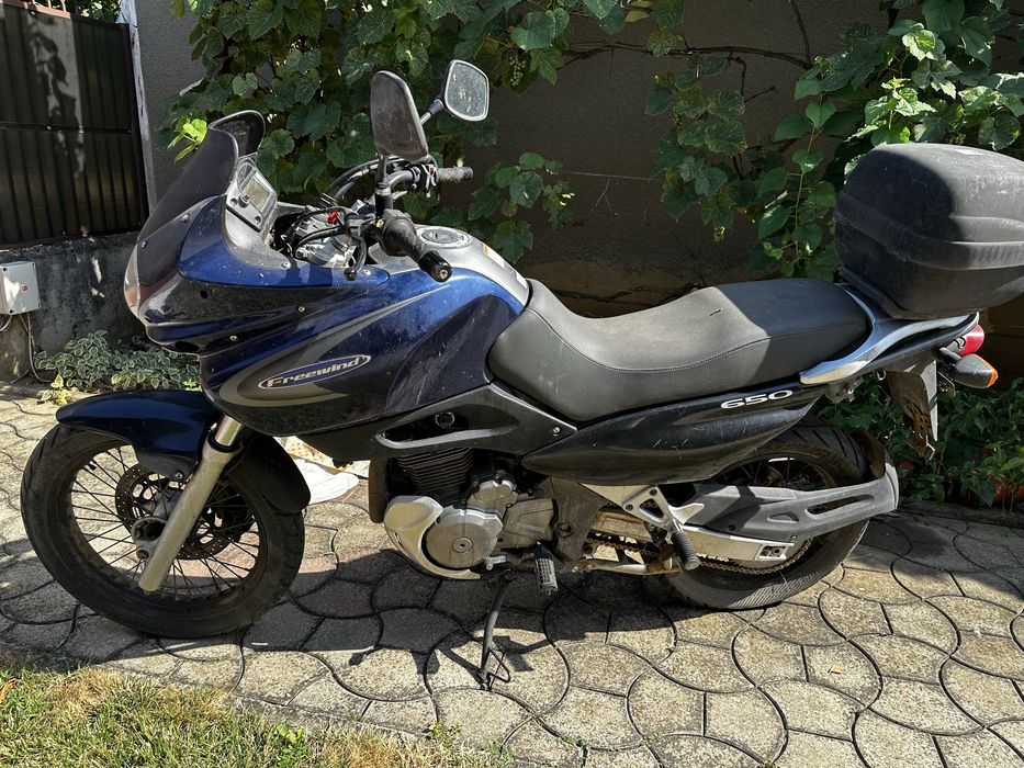 Vand Suzuki Freewind 650