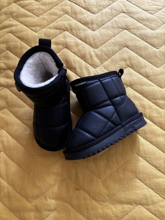 Продам детские зимние сапоги