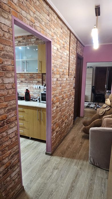 Dau in chirie ap 2 camere X mare