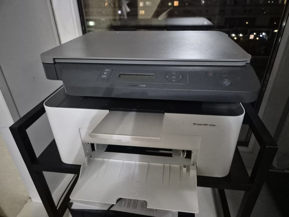 Принтер HP Laser MFP 135wr