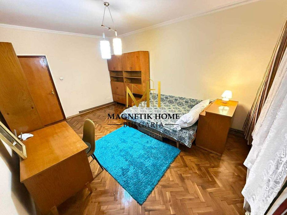 Автентичен ЧЕТИРИСТАЕН апартамент с ПАРНО в ж.к. Възраждане