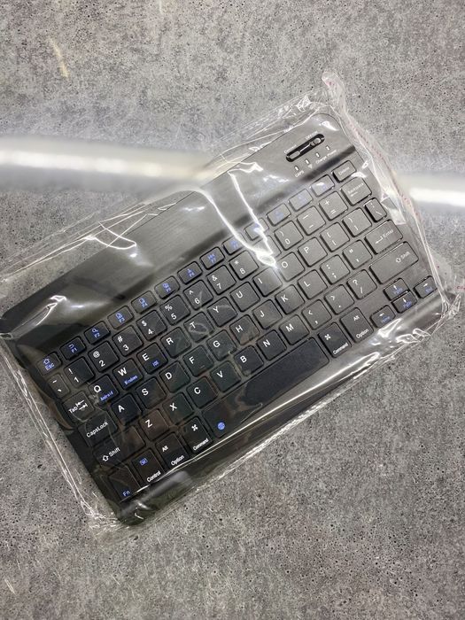 Новый планшет с полным комплектом