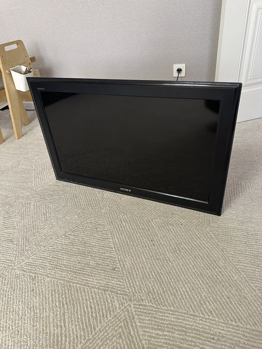 продам телевизор sony 80см