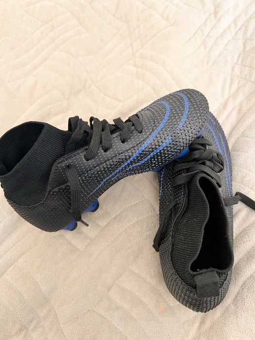 Футбольные бутсы шиповка