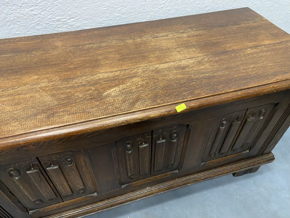 Френски сандък от дъб скрин холна маса  пейка