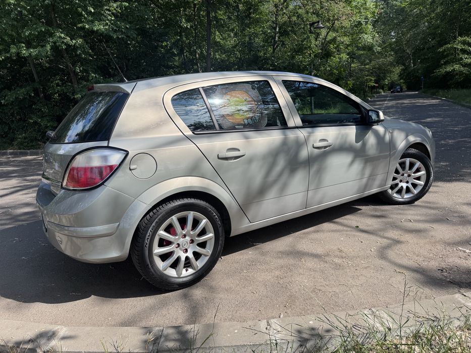 Vând Opel Astra H