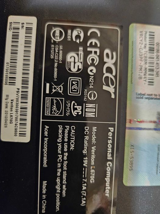 Продавам мини компютър Acer Veriton L670G