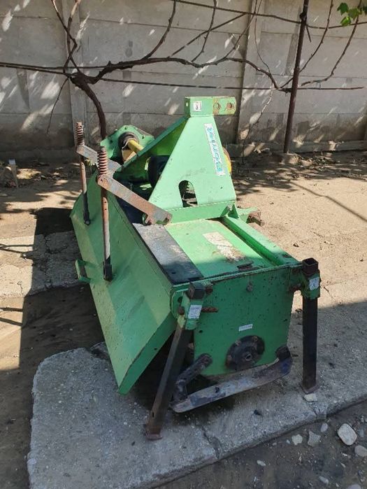 Freza de pământ bomet