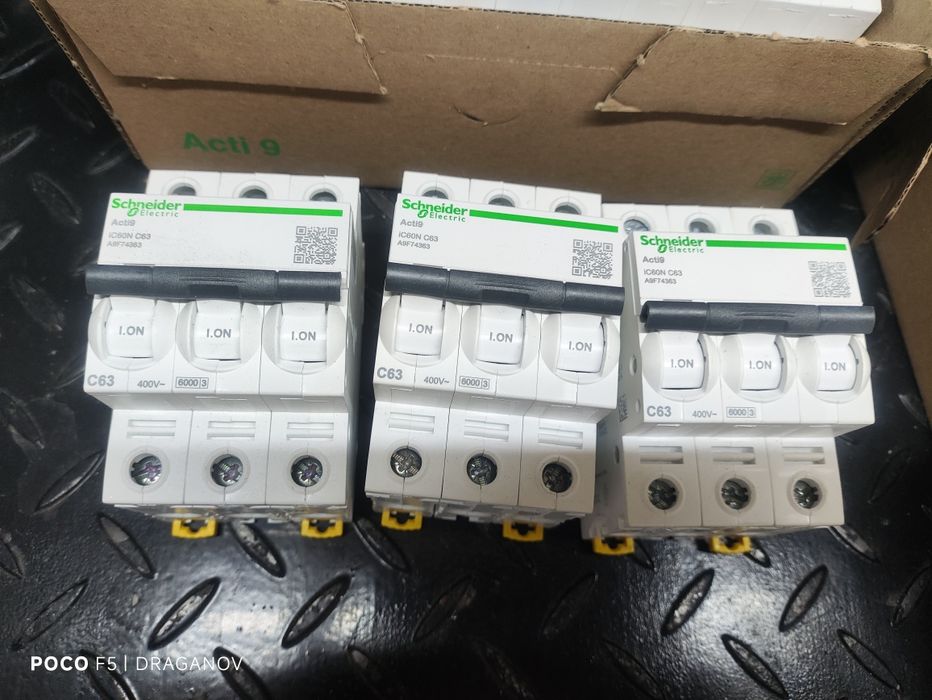 Автоматични  прекъсвачи Schneider acti 9