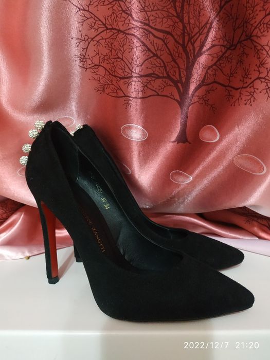 Продам туфли женские