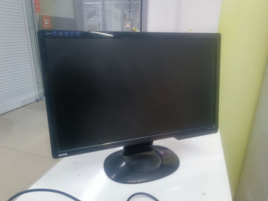 Монитор Benq в отличном состоянии.