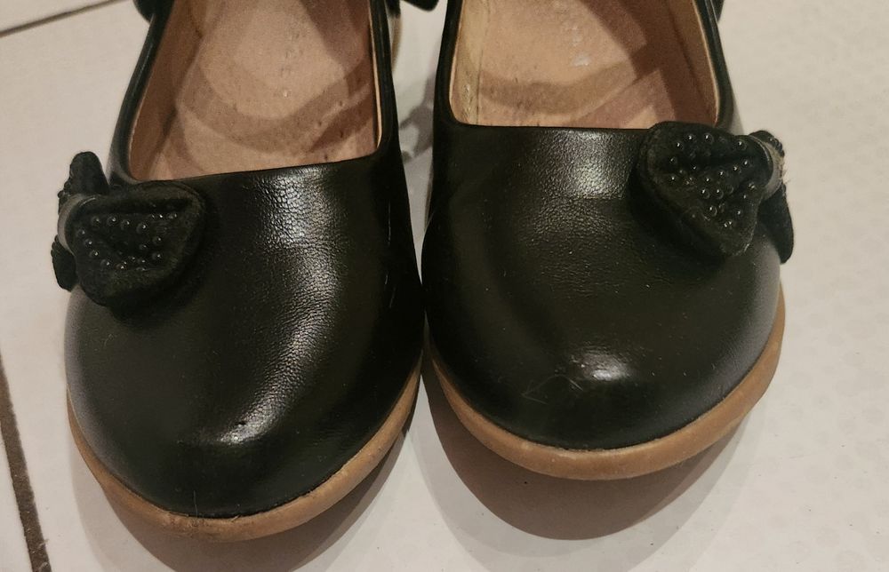 Продам туфли для девочки